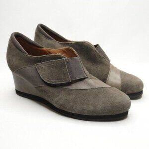 Earthies Bondy Women's Size 8.5 Gray Suede Slip On Wedge Heels